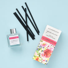 Load image into Gallery viewer, The Via Mercato Primavera Petite Reed Diffuser delivers a delicate, long lasting fragrance of spring flowers.