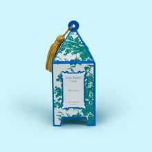 Load image into Gallery viewer, The Hyacinth candle from Seda France Candles is a fresh white floral and the quintessential scent of spring that can be enjoyed year-round. This hand-poured candle is 2 ounces and burns 15 – 20 hours.