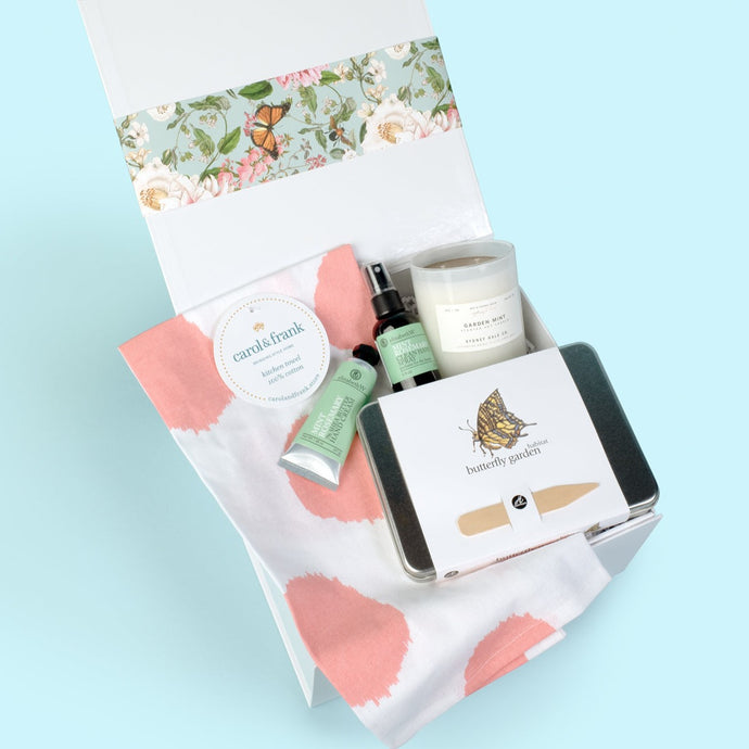 In Greek mythology, mint was known as the herb of hospitality, and we want this giftbox to be a welcome delivery to your loved one’s home. 